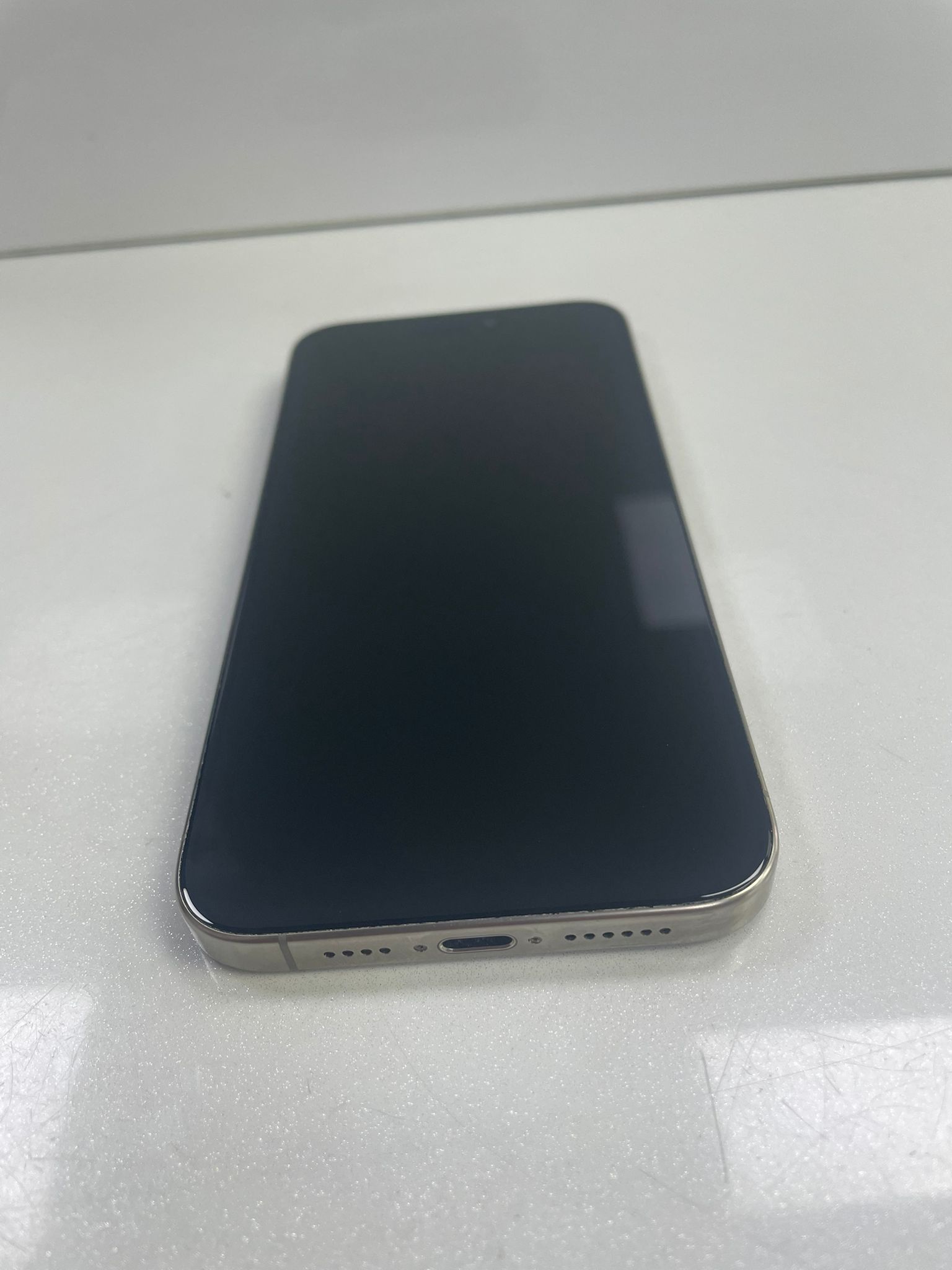 iPhone 15 Pro Max (256GB) - Image 3