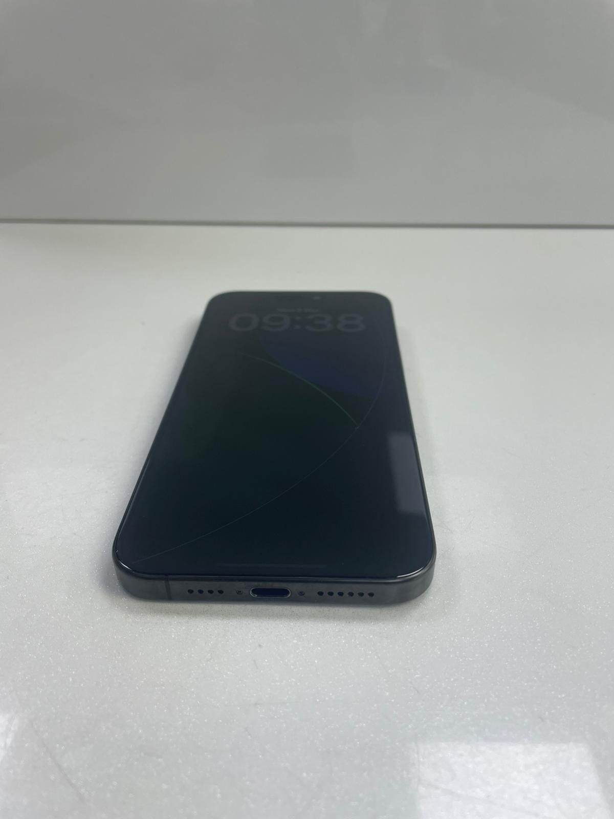 iPhone 15 Pro Max (256GB) - Image 4